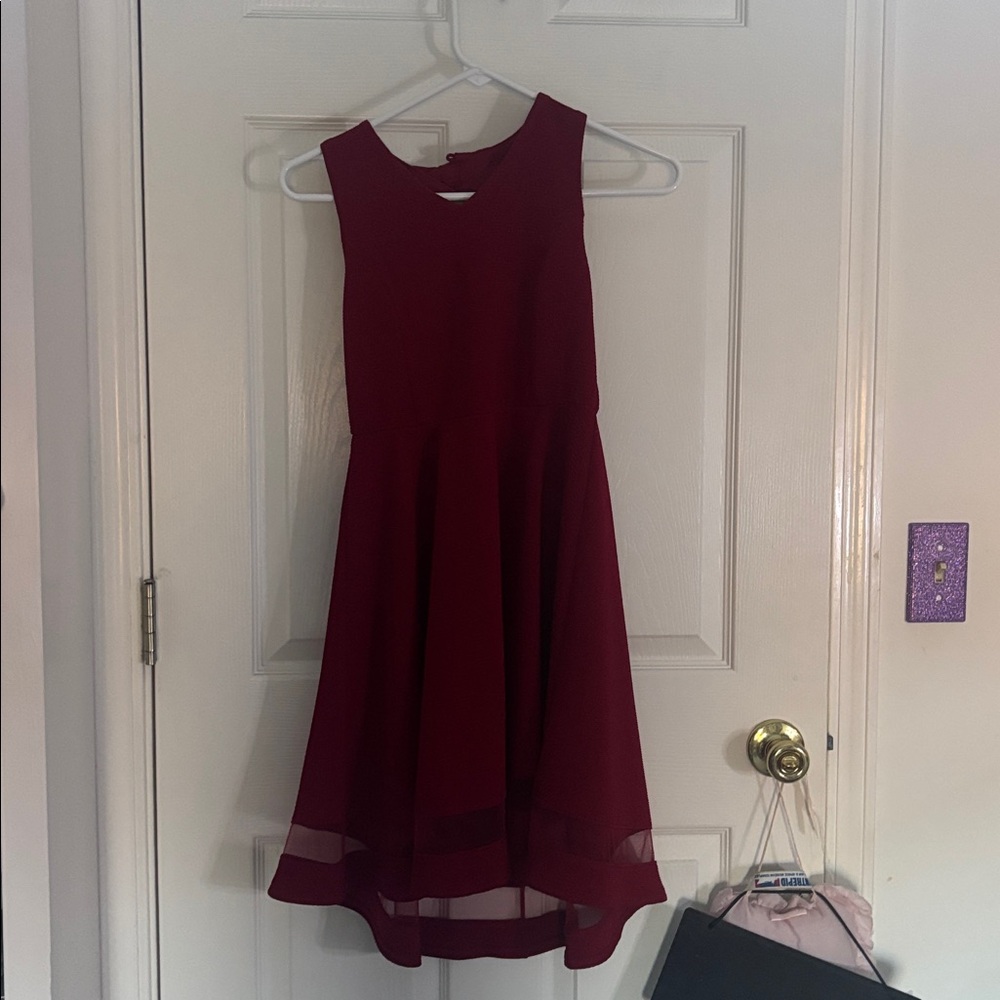 Elegant Sleeveless Burgundy Dress